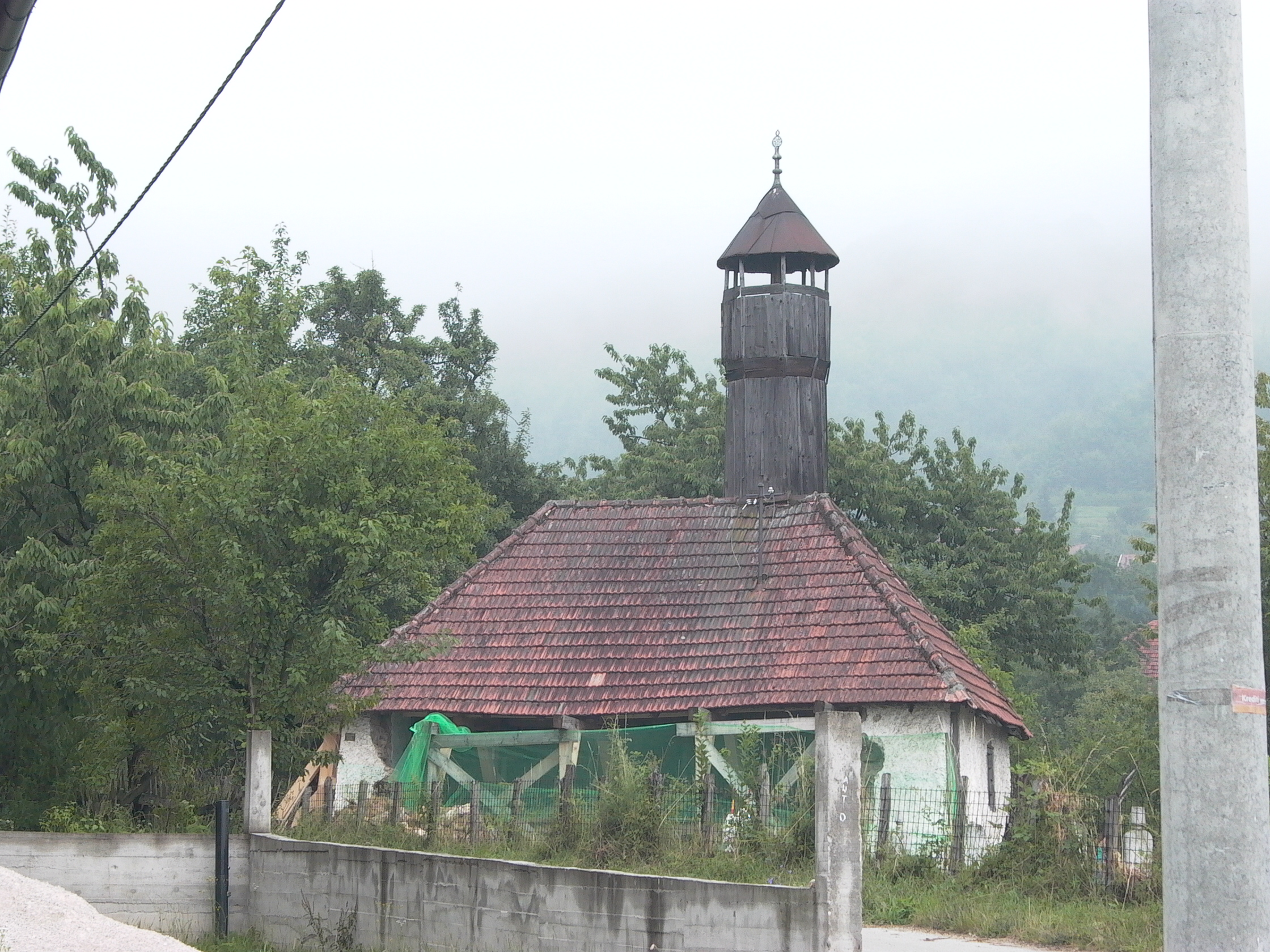 Stara džamija u selu Šenkovići kod Novog Travnika